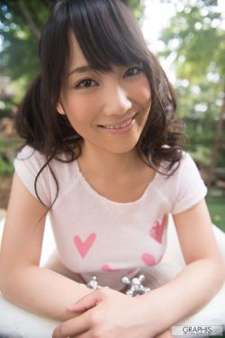 日本男吃奶玩乳30分钟